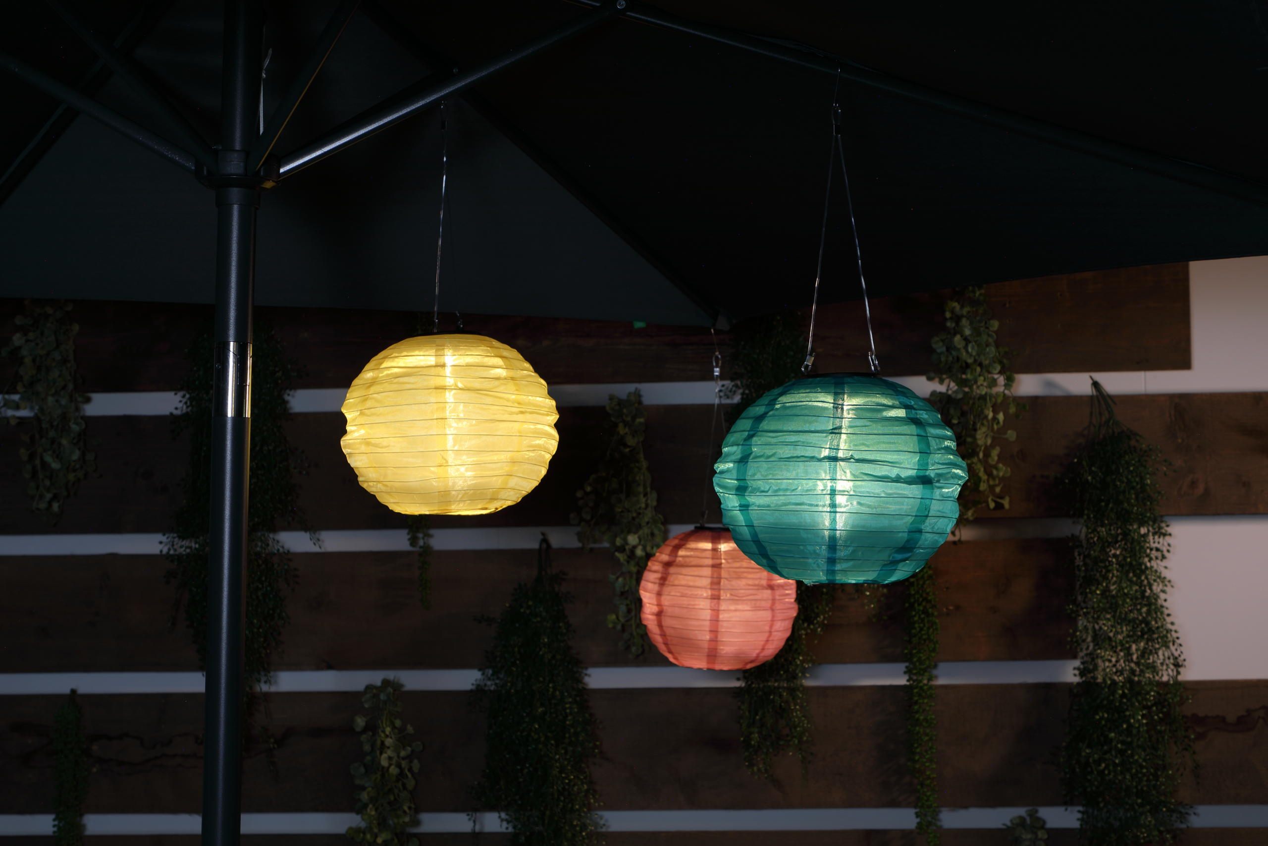 Mandarin Round Lantern - 25cm