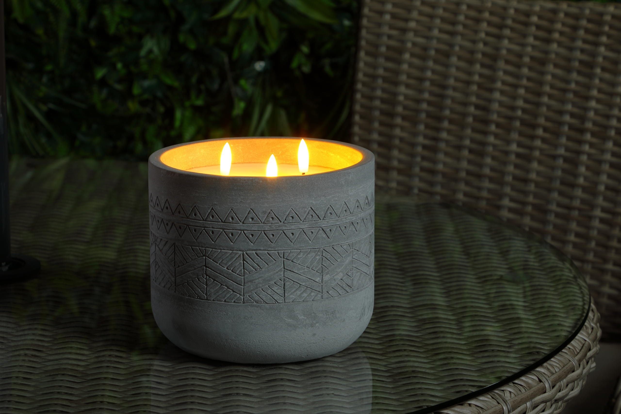 Aztec Concrete Candle - 17cm