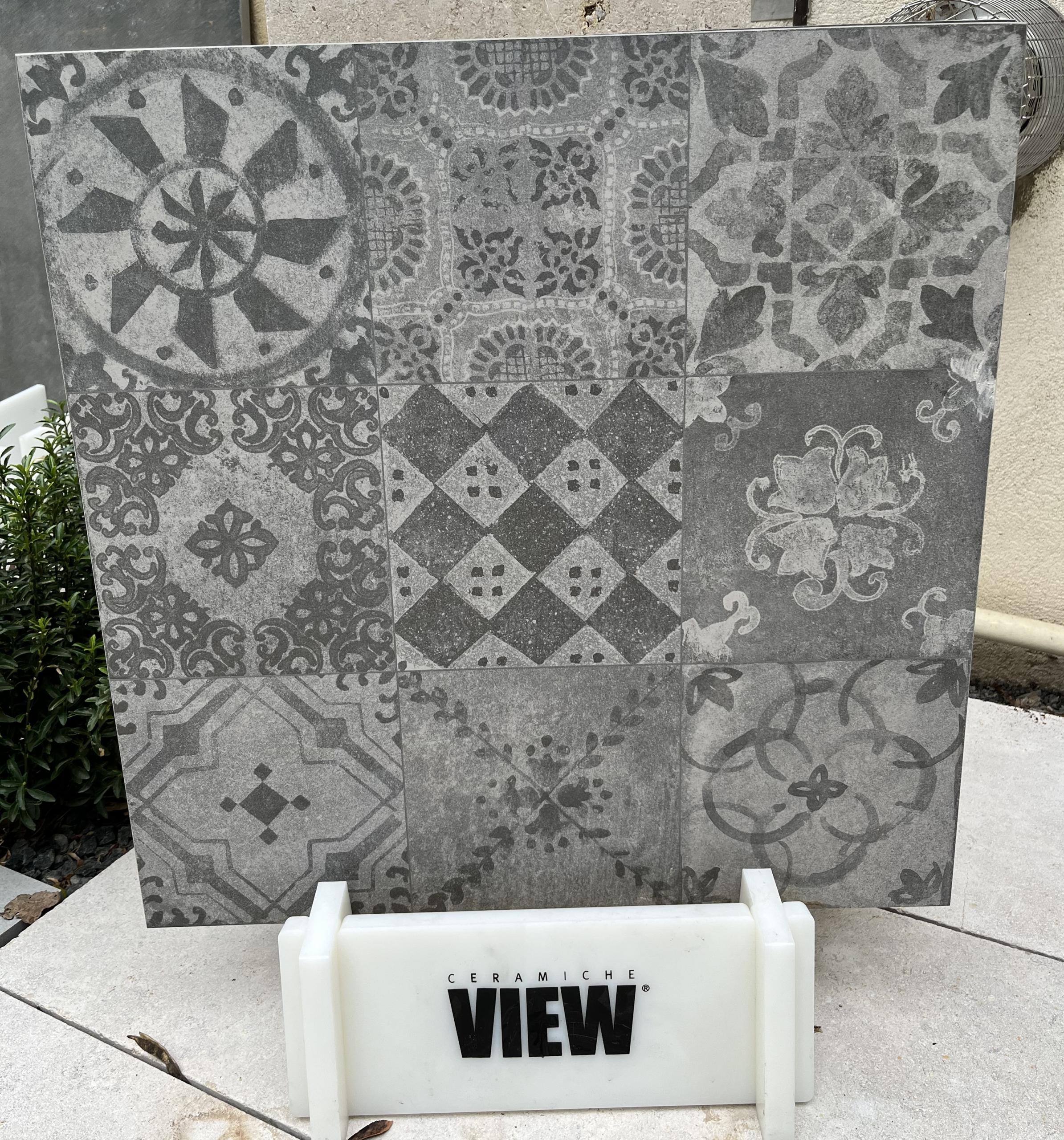 Chateaux Anthracite (Patterned)
