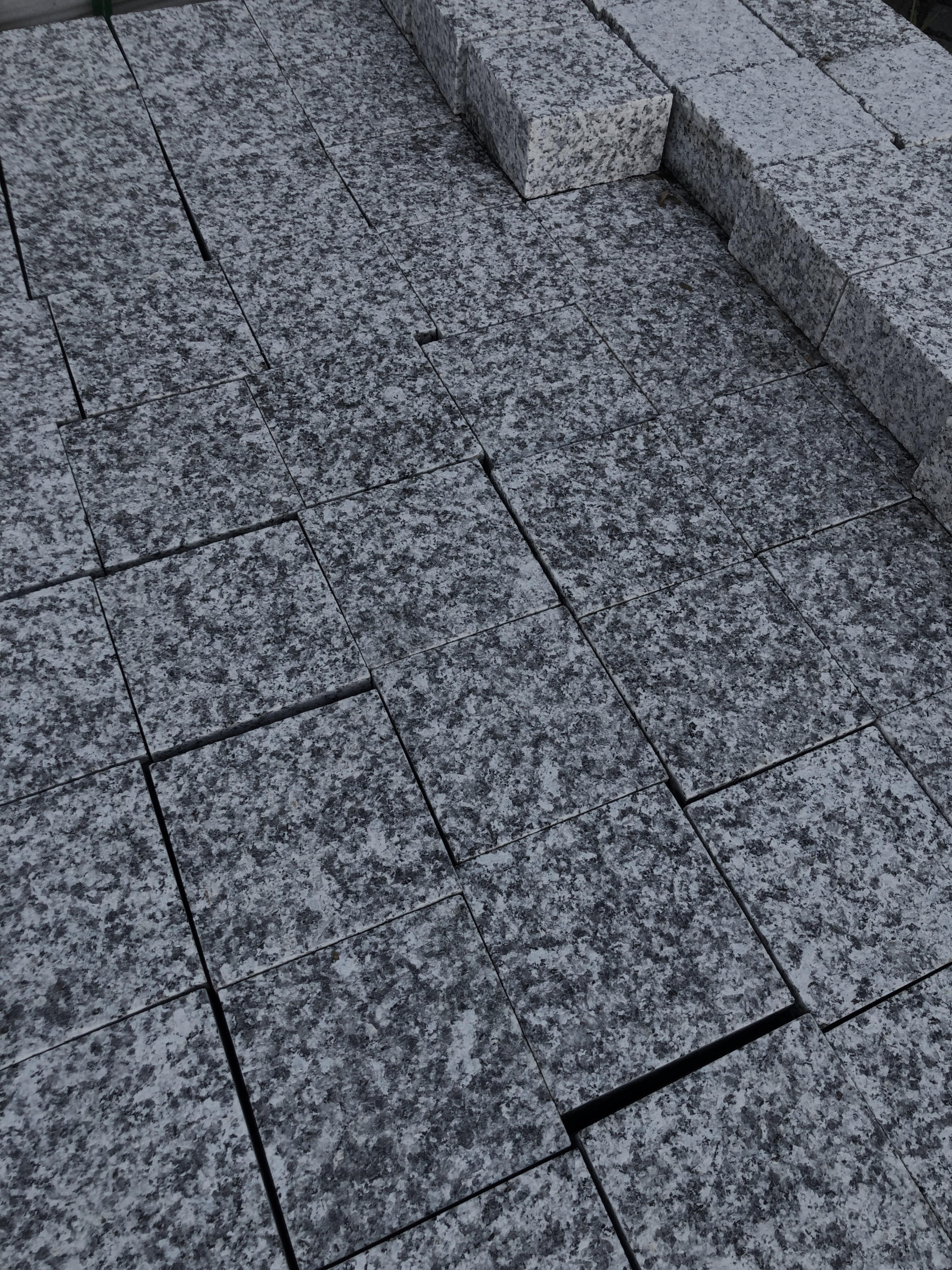 Mid Grey Sawn Granite Sett