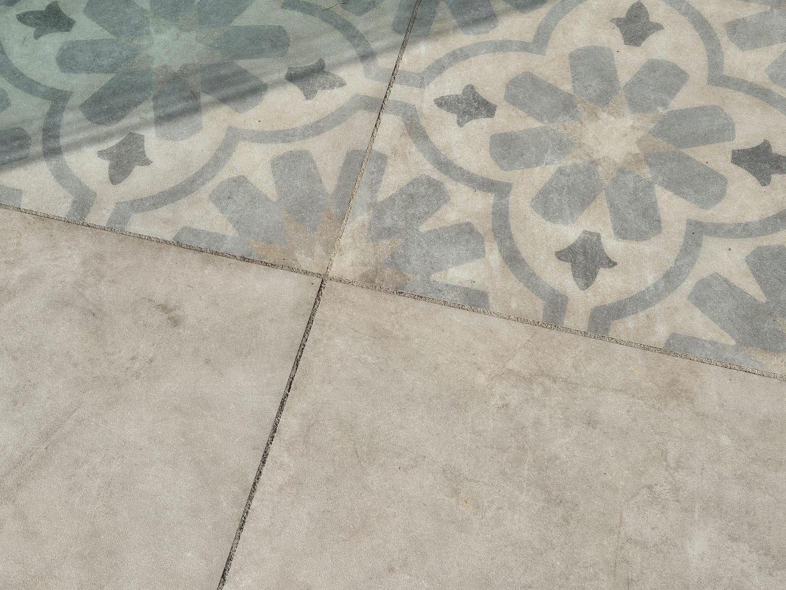 Charleston Beige - Sample, Patterned Beige