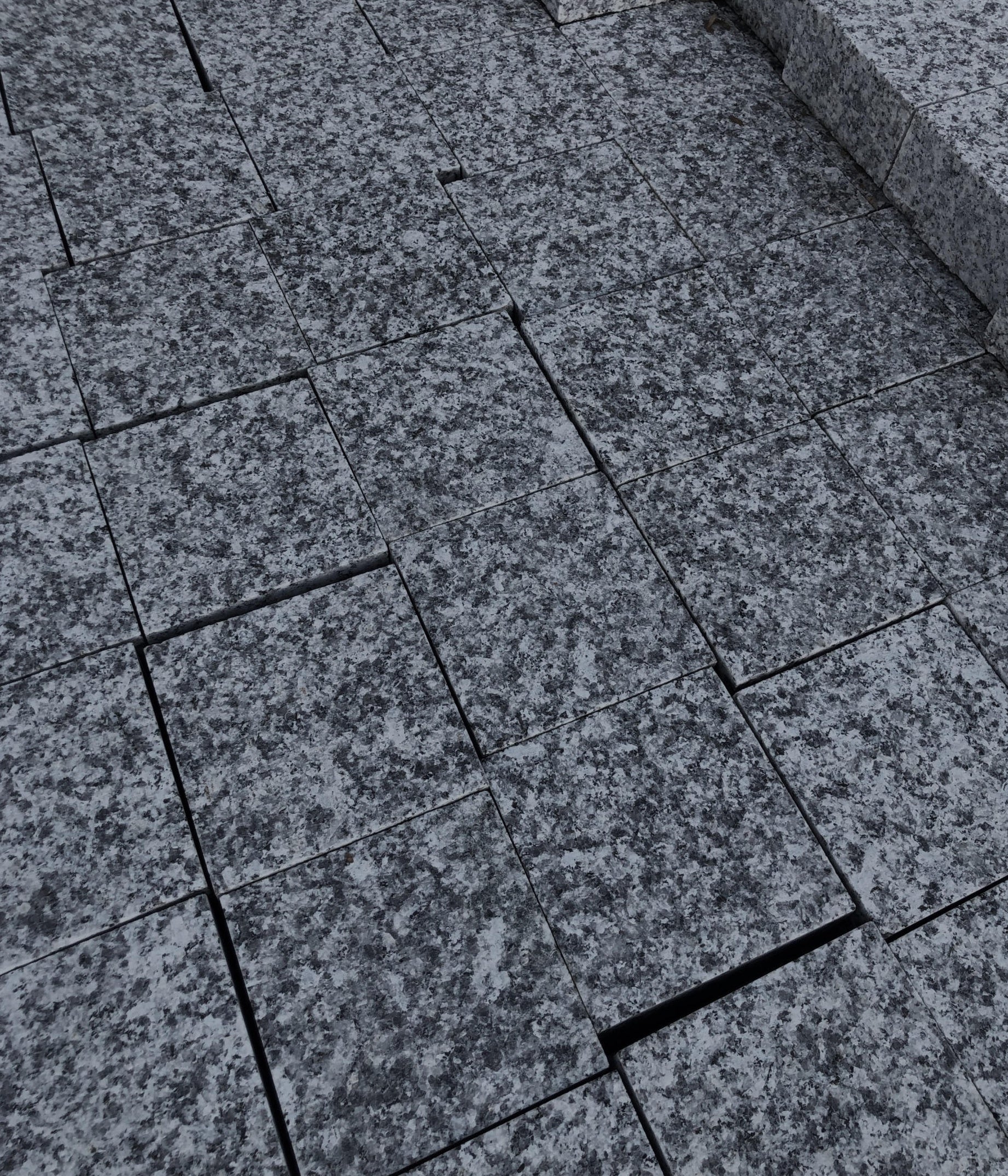 Mid Grey Sawn Granite Sett