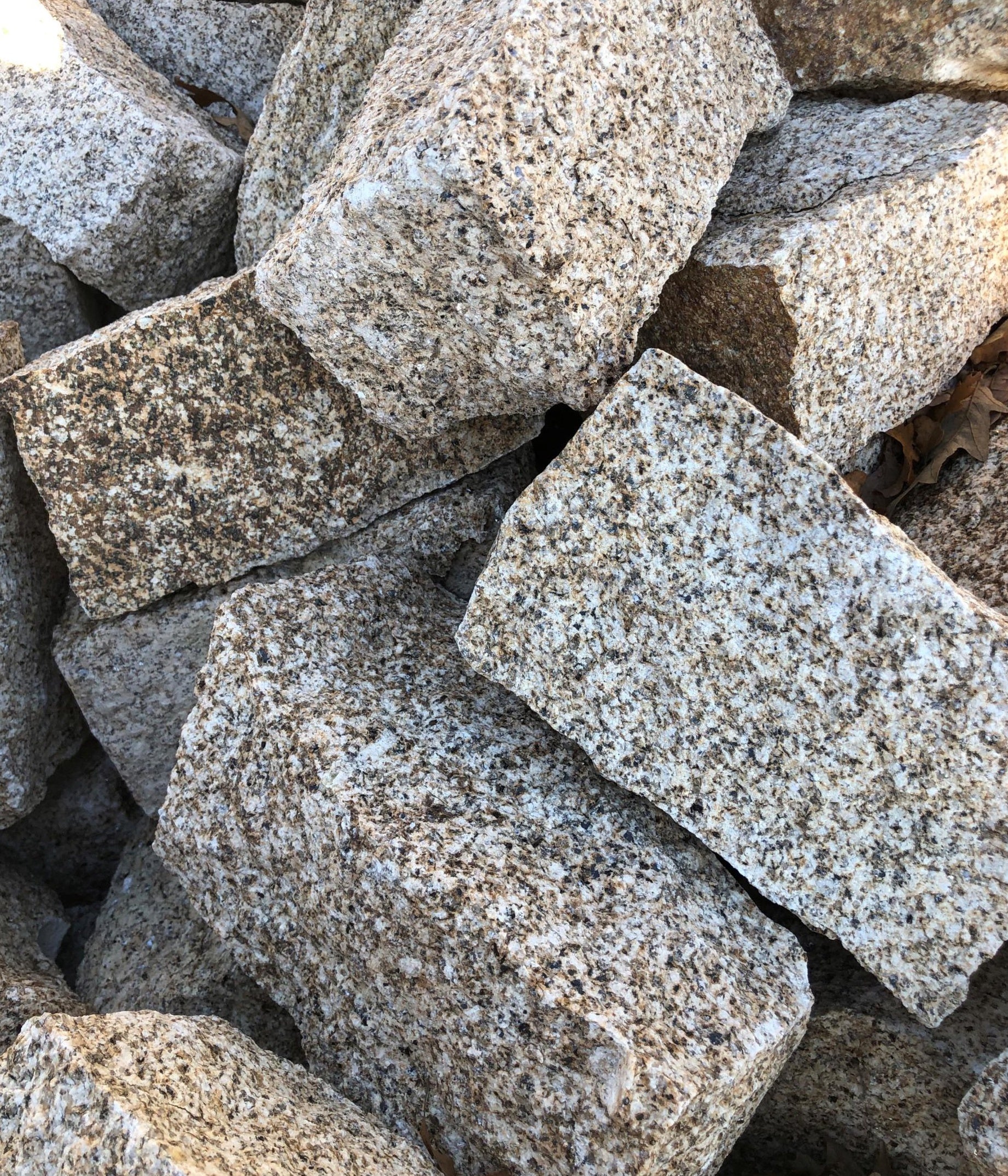 Yellow Cropped Granite Sett